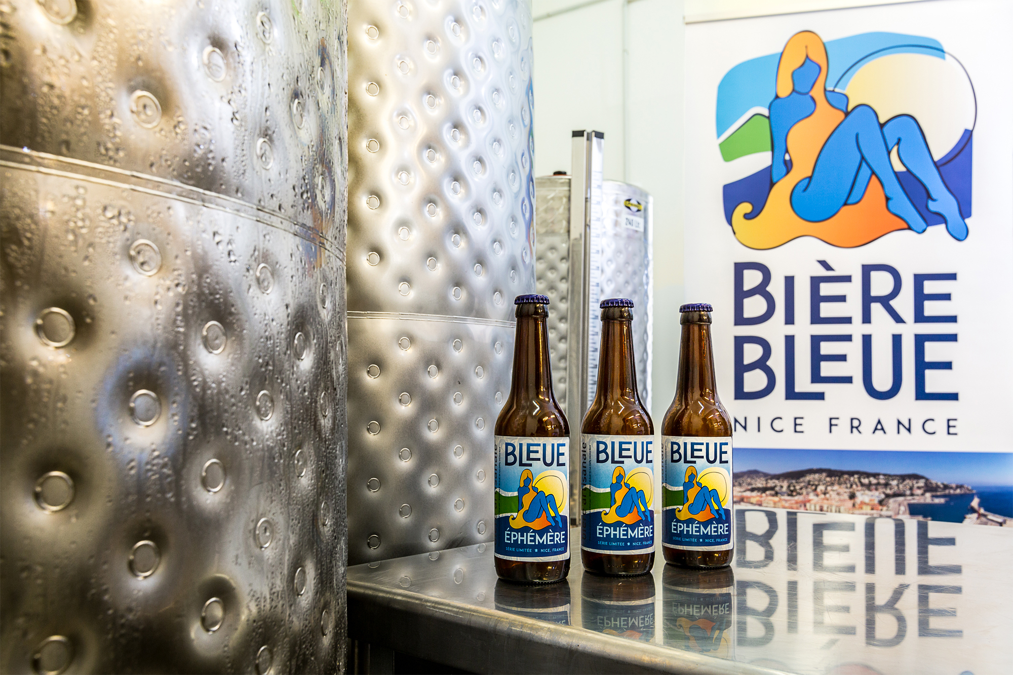 Bi&egrave;re Bleue fermenters et bouteilles de bi&egrave;re artisanale dans le sud de la France &agrave; Nice 06